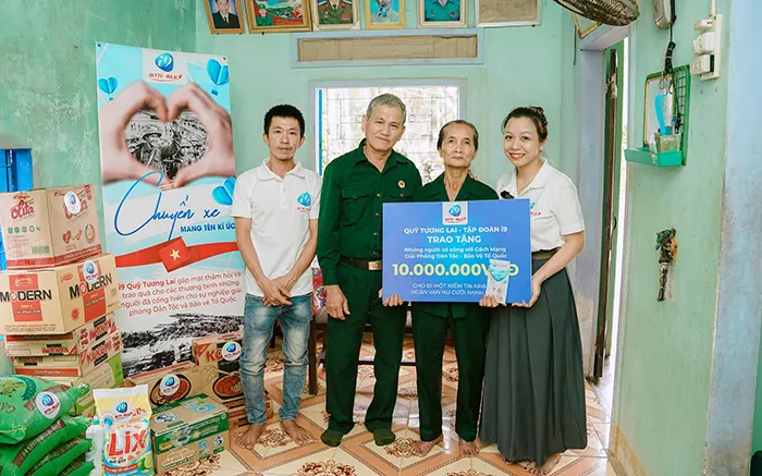 Biểu tượng chương trình VIP độc quyền của f1686 game với các phần thưởng vàng bạc lấp lánh, thể hiện sự đẳng cấp trong cá cược trực tuyến Việt Nam.